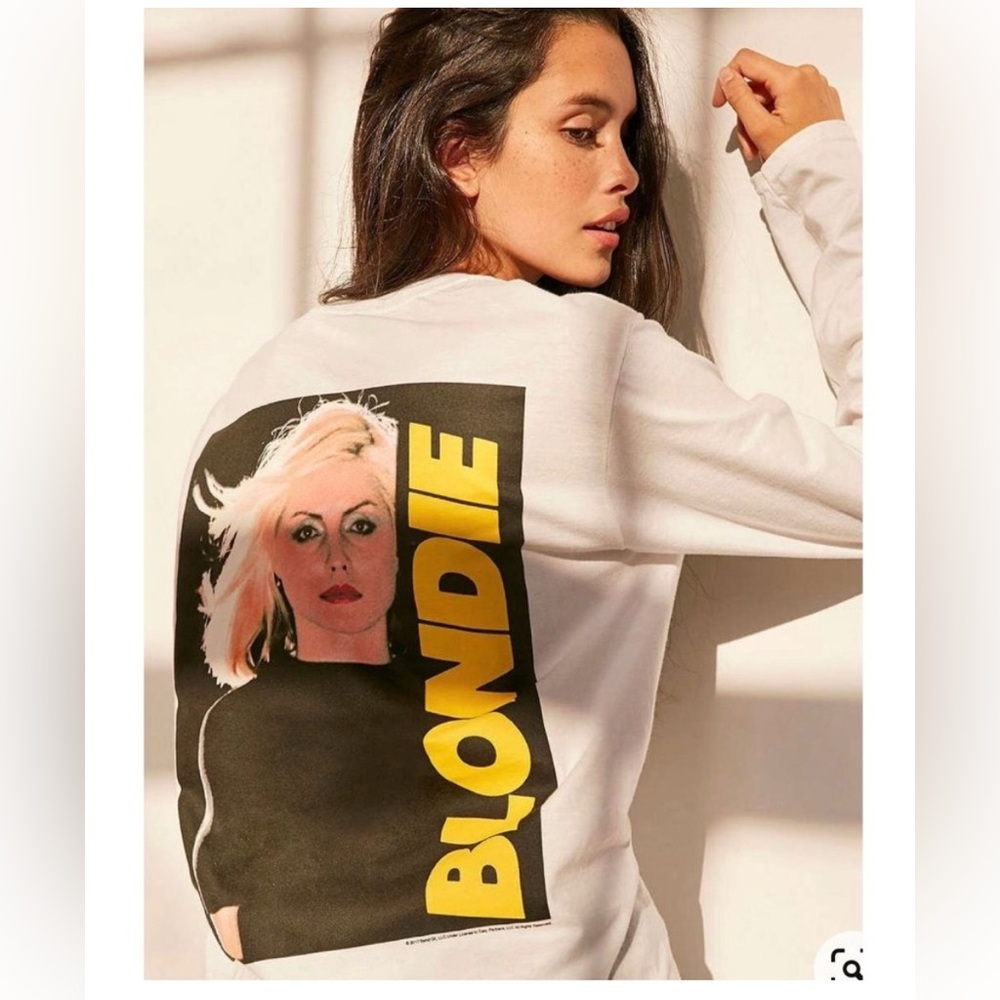 URBAN OUTFITTERS Blondie Long Sleeve Tee Medium